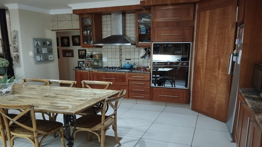 3 Bedroom Property for Sale in Van Der Hoff Park North West